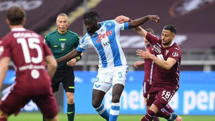 TURIN, ITALY - APRIL 26: Tiemoue Bakayoko of Napoli scores the 0-1 goal  of Napoli during the Serie A match between Torino FC and SSC Napoli at Stadio Olimpico di Torino on April 26, 2021 in Turin, Italy. (Photo by SSC NAPOLI/SSC NAPOLI via Getty Images) 