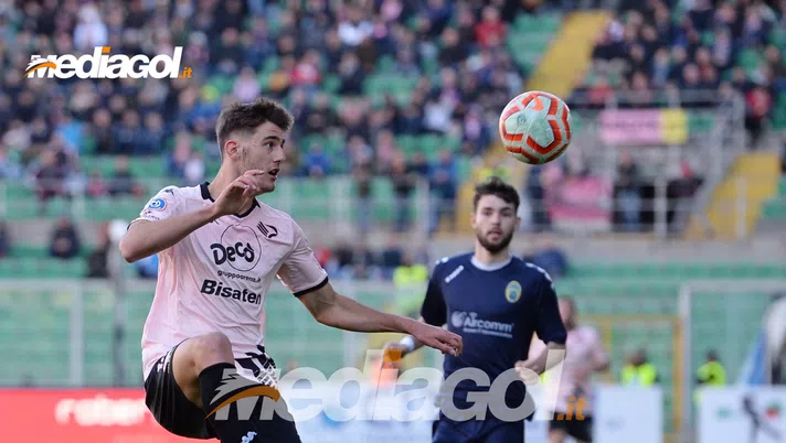 Cavese-Palermo 0-0: rosanero spreconi, Lucca calcia fuori il rigore del possibile vantaggio. Commento primo tempo