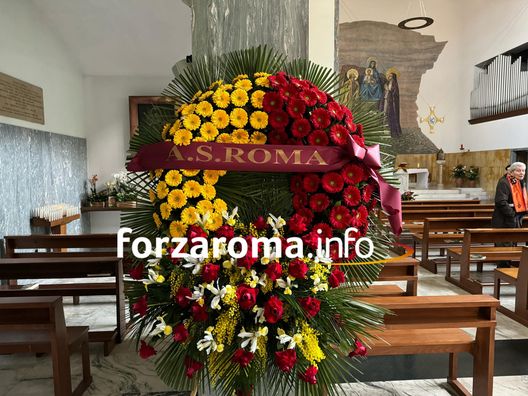 Roma, l’ultimo saluto a Giacomo Losi. La Sud gli rende omaggio: “Capitano per sempre”- immagine 4