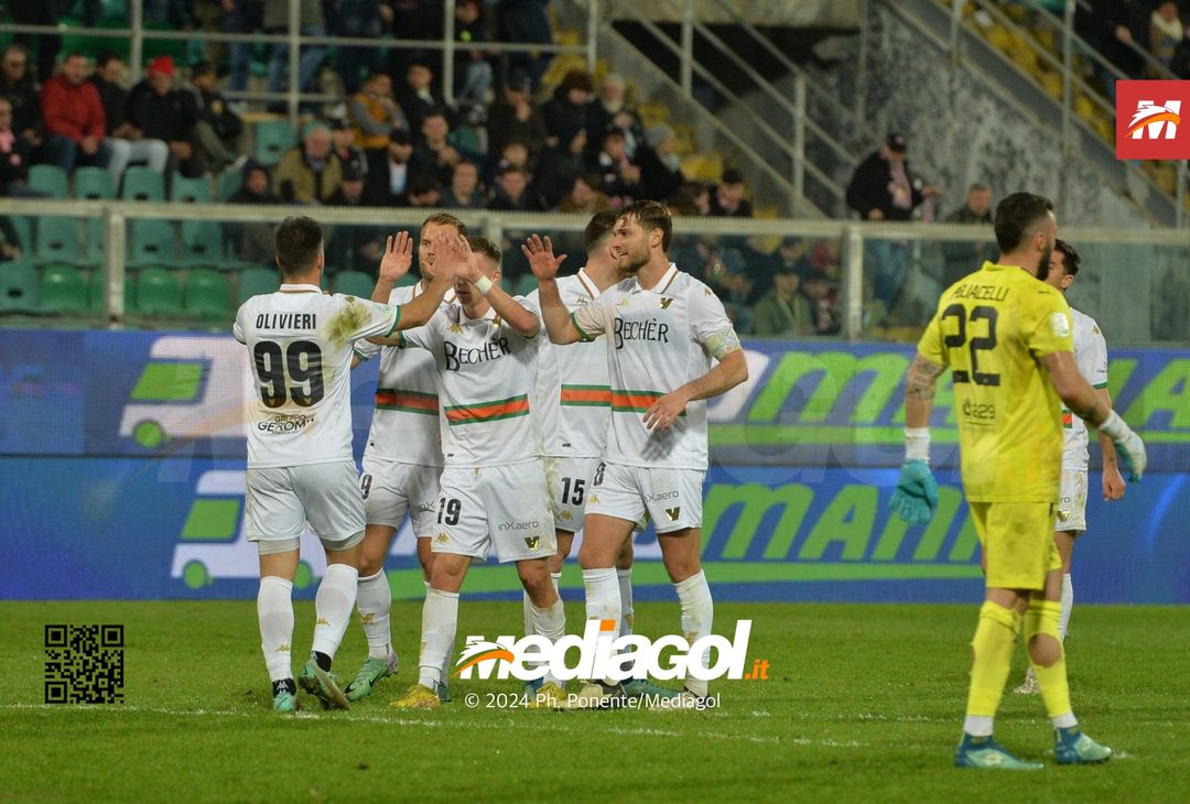 FOTO Palermo-Venezia 0-3, 30ª giornata Serie B 2023-2024 (GALLERY) - immagine 60