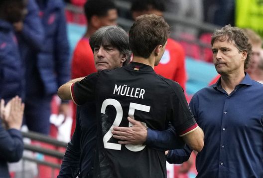 LONDON, ENGLAND - JUNE 29: Thomas Mueller of Germany interacts with Joachim Loew, Head Coach of Germany after the UEFA Euro 2020 Championship Round of 16 match between England and Germany at Wembley Stadium on June 29, 2021 in London, England. (Photo by Frank Augstein - Pool/Getty Images) LONDON, ENGLAND - JUNE 29: Thomas Mueller of Germany interacts with Joachim Loew, Head Coach of Germany after the UEFA Euro 2020 Championship Round of 16 match between England and Germany at Wembley Stadium on June 29, 2021 in London, England. (Photo by Frank Augstein - Pool/Getty Images)