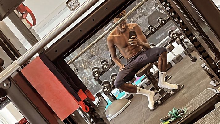 Abraham non molla: lavora in palestra anche nei giorni di vacanza – FOTO - immagine 1