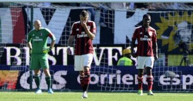 Menez deluso dopo un gol subito (calcissimo.com) Menez deluso dopo un gol subito (calcissimo.com)