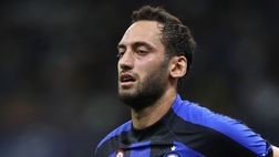 Calhanoglu, stop di 15-20 giorni. Salta la Turchia: rientro con la Roma o col Barça