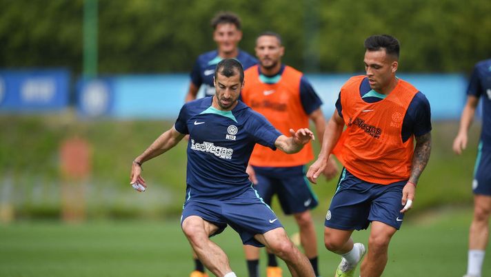 Sky – Inter, ancora dubbi in mezzo: ora il favorito è Mkhitaryan. E c’è un altro ballottaggio - immagine 1