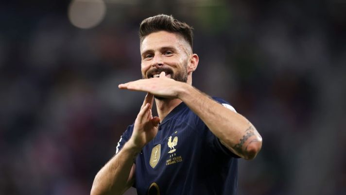 DOHA, QATAR - DECEMBER 04: Olivier Giroud of France celebrates after scoring the team's first goal during the FIFA World Cup Qatar 2022 Round of 16 match between France and Poland at Al Thumama Stadium on December 04, 2022 in Doha, Qatar. (Photo by Alex Grimm/Getty Images) Le condizioni di Theo e Giroud, la variabile Di Maria: le probabili formazioni di Argentina-Francia - immagine 1