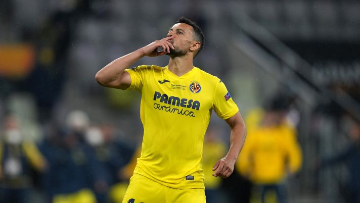 GDANSK, POLAND - MAY 26: Francis Coquelin of Villarreal celebrates as they score their team's eighth penalty in the penalty shoot out past David de Gea of Manchester United during the UEFA Europa League Final between Villarreal CF and Manchester United at Gdansk Arena on May 26, 2021 in Gdansk, Poland. (Photo by Michael Sohn - Pool/Getty Images) Il Villarreal, Coquelin e quella vendetta sullo United e Ferguson… - immagine 1