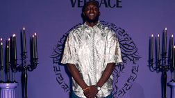 Lukaku va alla sfilata di Versace: “Spettacolo stupendo. Grazie Donatella”