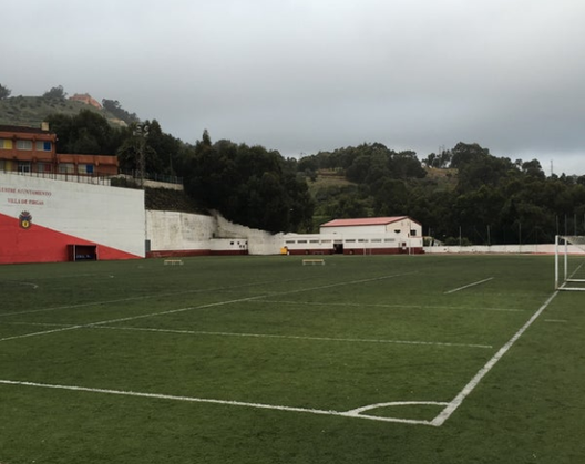 Shock in Spagna, tifosi armati in campo: tecnico accoltellato salva la vita al preparatore- immagine 2