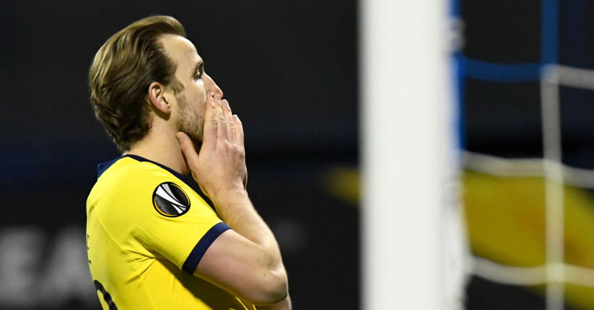 Harry Kane : Curhat Panjang Lebar Harry Kane Soal Insting Gol-nya Yang ... - Harry edward kane mbe (born 28 july 1993) is an english professional footballer who plays as a striker for premier league club tottenham hotspur and captains the england national team.