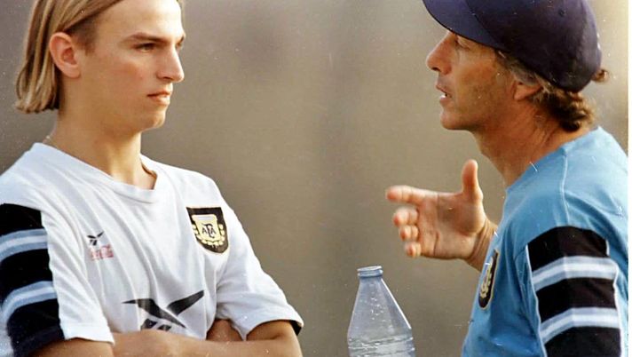 Mondiali, clamorosa offerta per Cambiasso: potrebbe essere in Russia ma contro la sua Argentina 