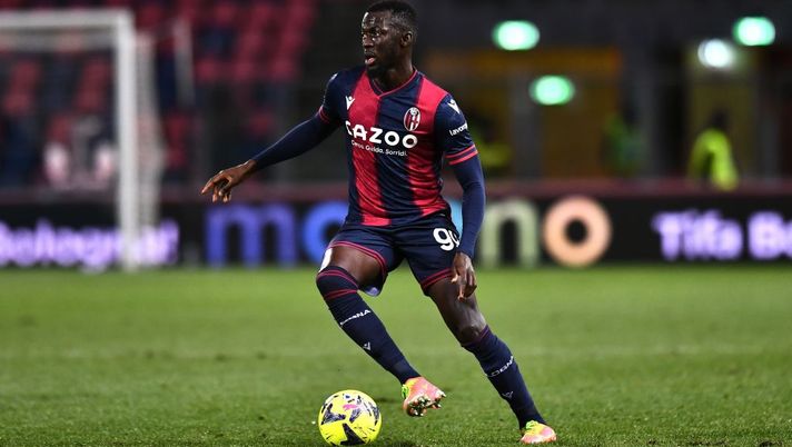BOLOGNA, ITALY - JANUARY 23: Musa Barrow of Bologna FC in action during the Serie A match between Bologna FC and US Cremonese at Stadio Renato Dall'Ara on January 23, 2023 in Bologna, . (Photo by Alessandro Sabattini/Getty Images) Arnautovic ancora out: da Zirkzee a Barrow, come cambia la formazione del Bologna - immagine 1