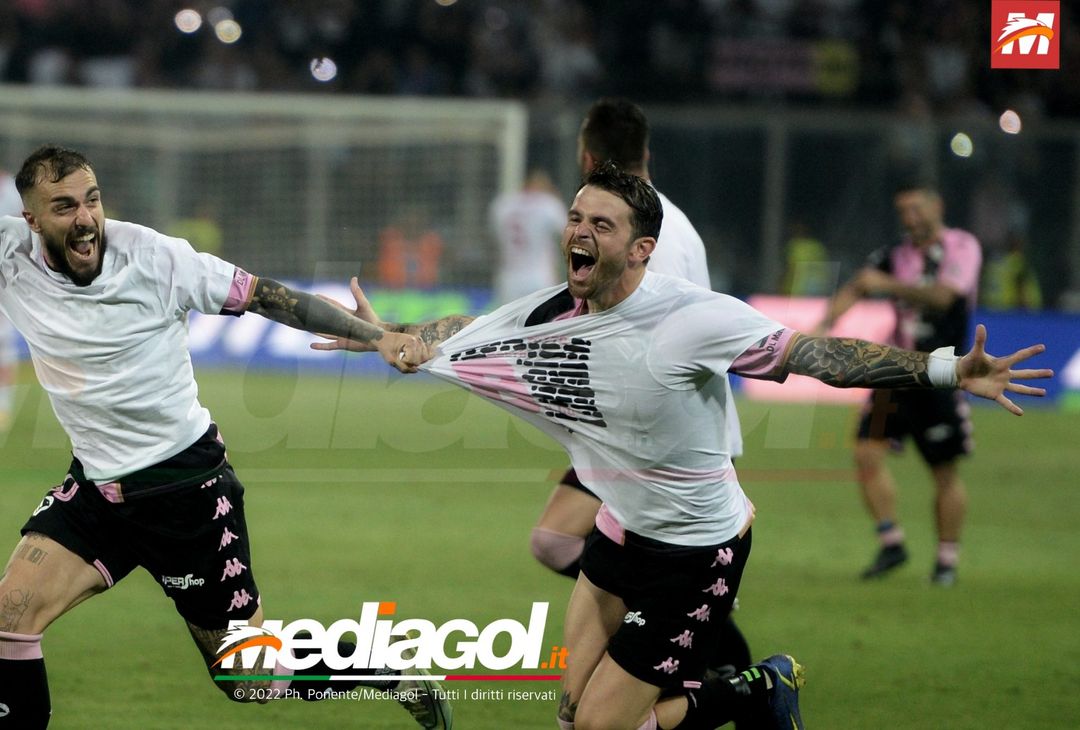 FOTO Palermo in Serie B, i festeggiamenti dei rosanero al Renzo Barbera (Gallery) - immagine 108