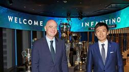 Steven Zhang accoglie Infantino: “Visita in sede di un tifoso speciale dell’Inter”
