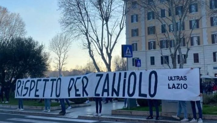Lazio, striscione ironico degli ultras biancocelesti: “Rispetto per Zaniolo” - immagine 1