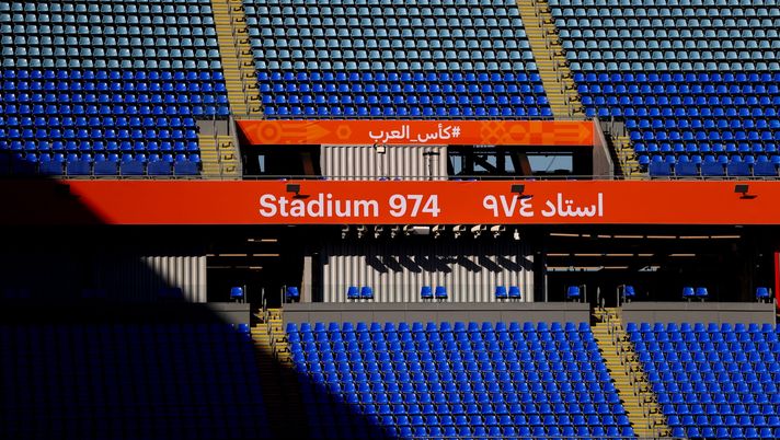 DOHA, QATAR - DECEMBER 05: A general view of Stadium 974, a host venue for the FIFA Qatar 2022 World Cup during the FIFA Arab Cup Qatar 2021 on December 05, 2021 in Doha, Qatar. (Photo by Francois Nel/Getty Images) Arab Cup, quarti di finale: Gulf derby, “diplomazie” al lavoro per Qatar-Emirati - immagine 1