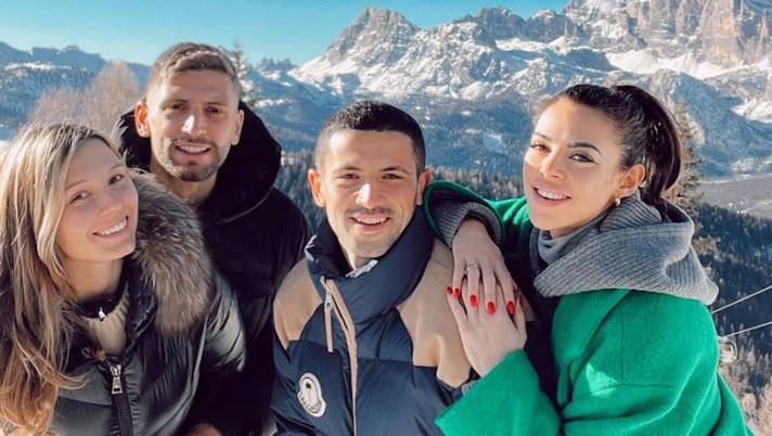 Sensi e Berardi, vacanza insieme alle compagne in montagna: “Sole e aria pulita” Sensi e Berardi, vacanza insieme alle compagne in montagna: “Sole e aria pulita”