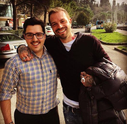 Paul Baccaglini a Trieste con un suo fan (B. Turcato) Paul Baccaglini a Trieste con un suo fan (B. Turcato)
