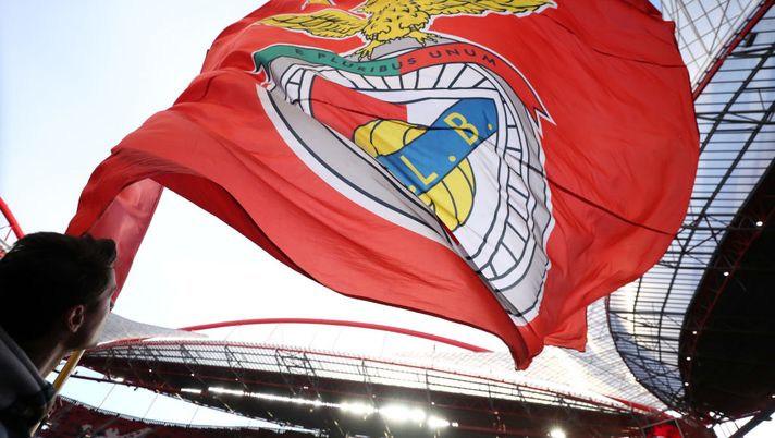 LISBON, PORTUGAL - APRIL 11: Fans of Benfica prior to the UEFA Europa League Quarter Final First Leg match between Benfica and Eintracht Frankfurt at Estadio do Sport Lisboa e Benfica on April 11, 2019 in Lisbon, Portugal. (Photo by Alex Grimm/Getty Images) LISBON, PORTUGAL - APRIL 11: Fans of Benfica prior to the UEFA Europa League Quarter Final First Leg match between Benfica and Eintracht Frankfurt at Estadio do Sport Lisboa e Benfica on April 11, 2019 in Lisbon, Portugal. (Photo by Alex Grimm/Getty Images)