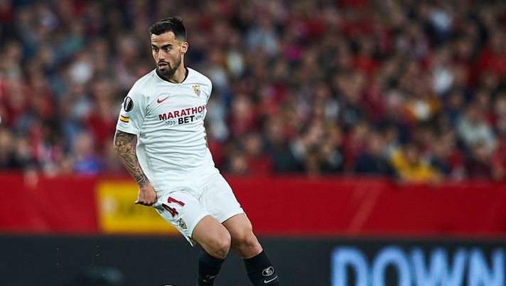 SEVILLE, SPAIN - FEBRUARY 27: Suso of Sevilla FC in action during the UEFA Europa League round of 32 second leg match between Sevilla FC and CFR Cluj at Estadio Ramon Sanchez Pizjuan on February 27, 2020 in Seville, Spain. (Photo by Fran Santiago/Getty Images) 