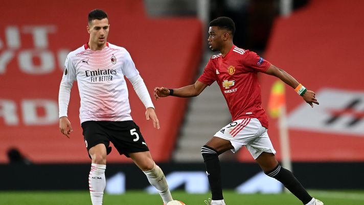 Diogo Dalot (ex difensore AC Milan), qui contro Amad Diallo durante Manchester United-Milan (Europa League 2020-2021) | News (Getty Images) 