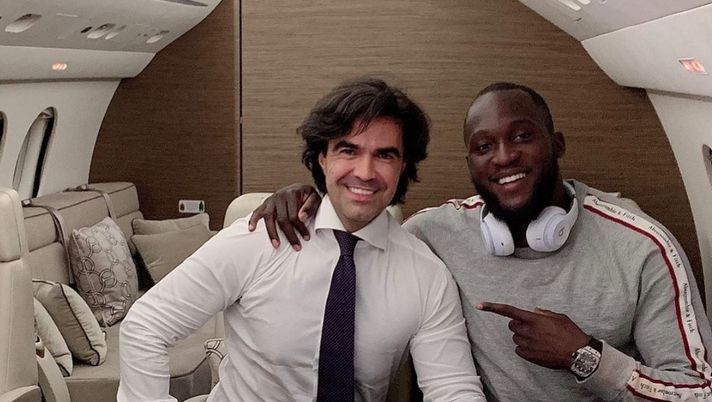 L'asse fra bomber e procuratore ha fatto felice Conte - Dall'altra parte di Milano invece Lucci... L'asse fra bomber e procuratore ha fatto felice Conte - Dall'altra parte di Milano invece Lucci...