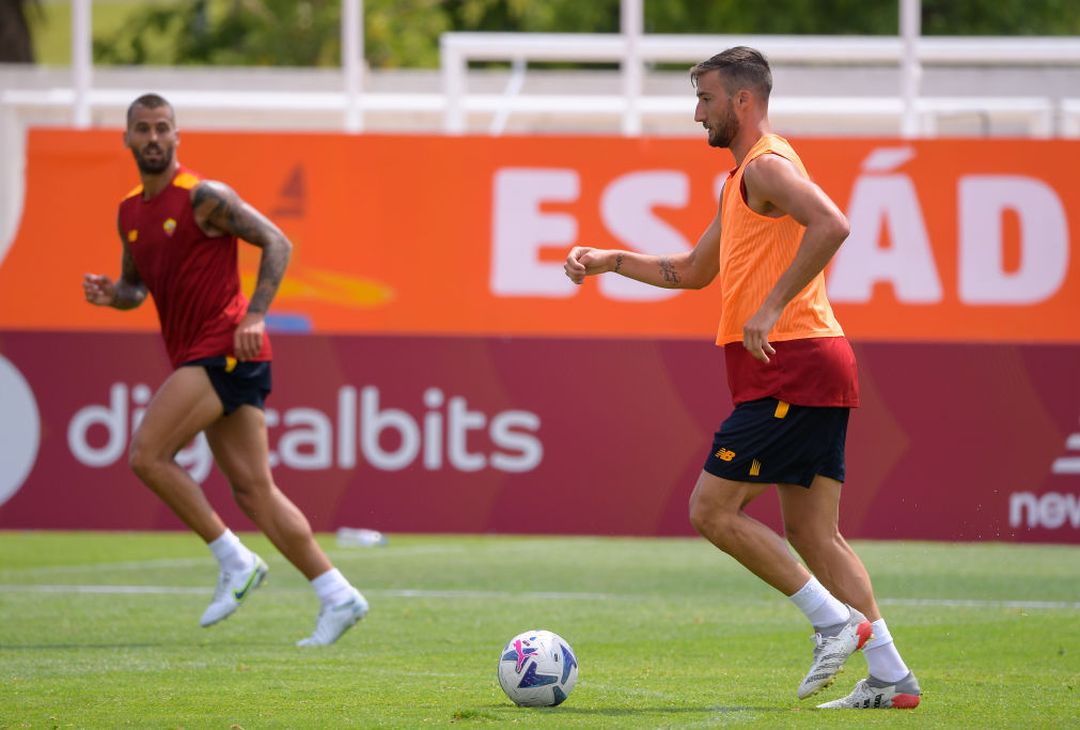 Roma in campo in Portogallo per l’allenamento mattutino – FOTO GALLERY - immagine 19