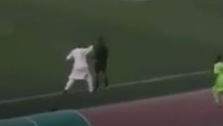 Nigeria, presidente Kano Pillars scende in campo e prende a pugni il guardalinee