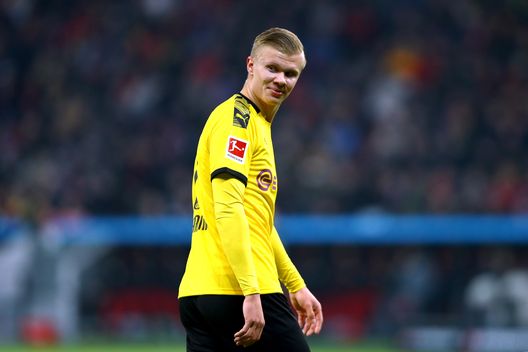Erling Haaland (Photo by Dean Mouhtaropoulos/Bongarts/Getty Images) Borussia Dortmund, il sostituto di Haaland sarà il più costoso nella storia del club- immagine 2