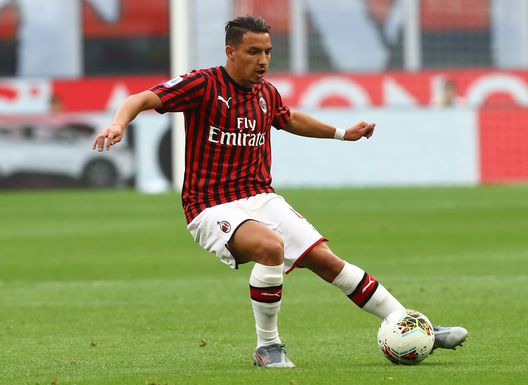 Bennacer con la maglia del Milan Bennacer con la maglia del Milan