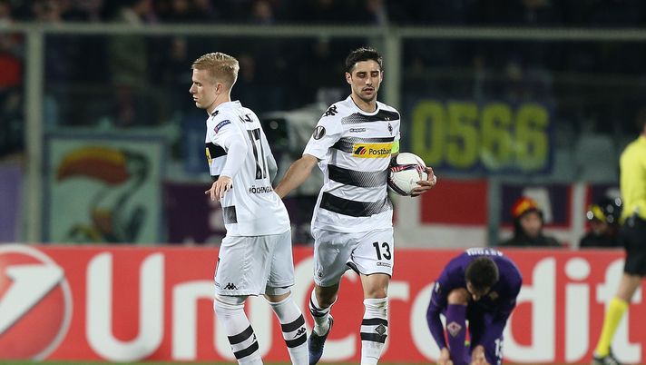 FLORENCE, ITALY - FEBRUARY 23: Lars Stindl #13 of Borussia Moenchengladbach celebrates after scoring a goal during the UEFA Europa League Round of 32 second leg match between ACF Fiorentina and Borussia Moenchengladbach at Artemio Franchi on February 23, 2017 in Florence, Italy. (Photo by Gabriele Maltinti/Getty Images) FLORENCE, ITALY - FEBRUARY 23: Lars Stindl #13 of Borussia Moenchengladbach celebrates after scoring a goal during the UEFA Europa League Round of 32 second leg match between ACF Fiorentina and Borussia Moenchengladbach at Artemio Franchi on February 23, 2017 in Florence, Italy. (Photo by Gabriele Maltinti/Getty Images)