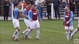 VIDEO / L’attaccante con la pancia segna il gol dell’anno: stratosferico!