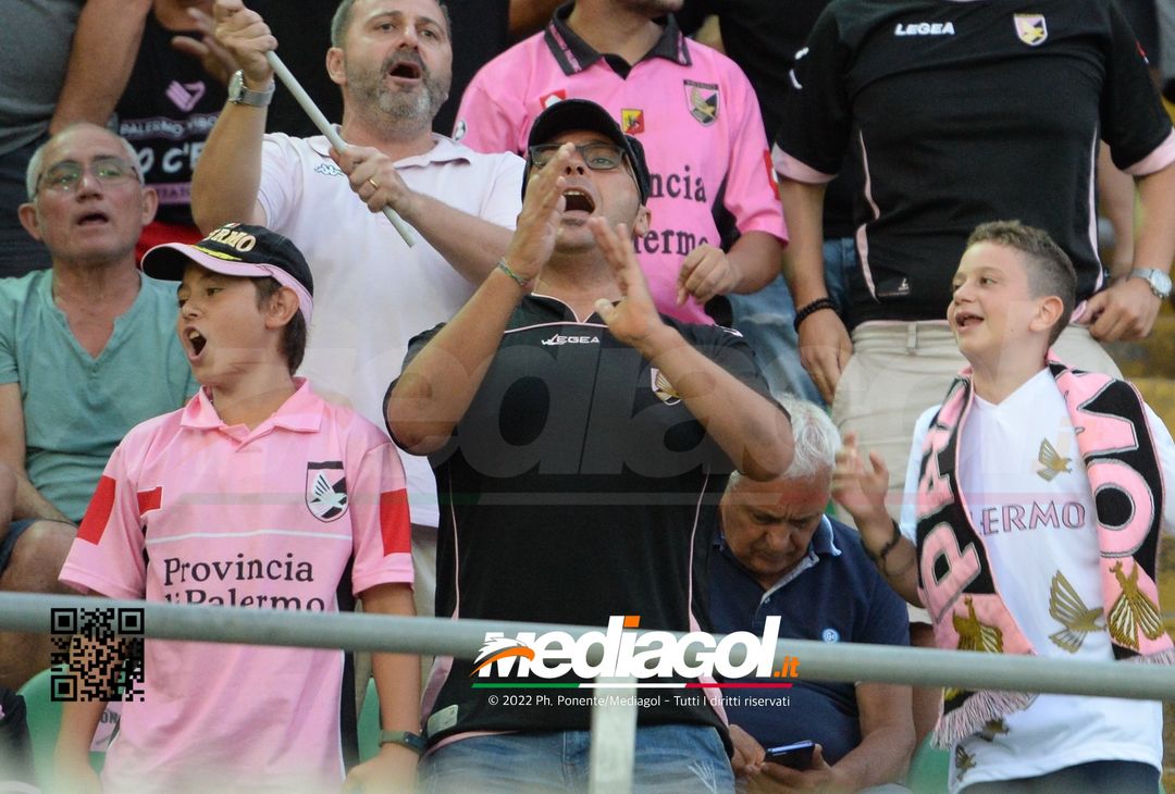 FOTOTIFO, Palermo-Perugia 2-0: i tifosi allo stadio Renzo Barbera (Gallery) - immagine 53