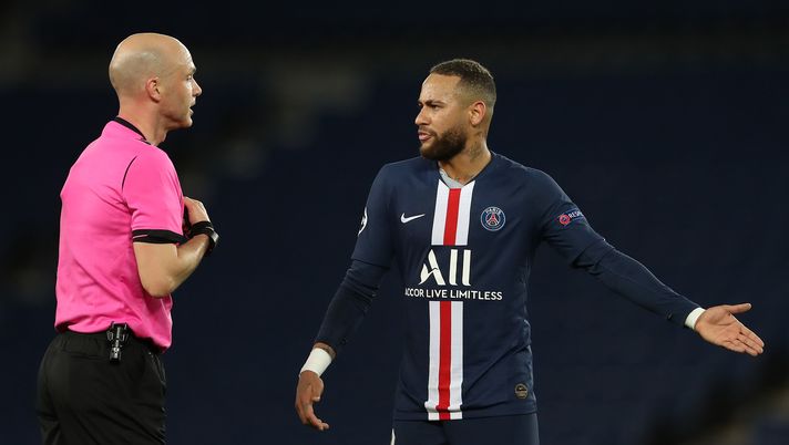 PARIS, FRANCE - MARCH 11: (FREE FOR EDITORIAL USE) In this handout image provided by UEFA, Referee Anthony Taylor speaks to Neymar of Paris Saint-Germain during the UEFA Champions League round of 16 second leg match between Paris Saint-Germain and Borussia Dortmund at Parc des Princes on March 11, 2020 in Paris, France. The match is played behind closed doors as a precaution against the spread of COVID-19 (Coronavirus). (Photo by UEFA - Handout/UEFA via Getty Images) PARIS, FRANCE - MARCH 11: (FREE FOR EDITORIAL USE) In this handout image provided by UEFA, Referee Anthony Taylor speaks to Neymar of Paris Saint-Germain during the UEFA Champions League round of 16 second leg match between Paris Saint-Germain and Borussia Dortmund at Parc des Princes on March 11, 2020 in Paris, France. The match is played behind closed doors as a precaution against the spread of COVID-19 (Coronavirus). (Photo by UEFA - Handout/UEFA via Getty Images)