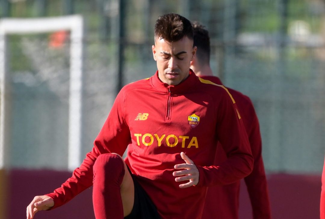 Roma, allenamento in vista del Genova. Mourinho parla con Solbakken – FOTO GALLERY - immagine 29