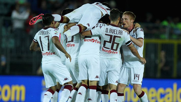Il Torino festeggia nella partita contro il Frosinone, che aprì il campionato.  