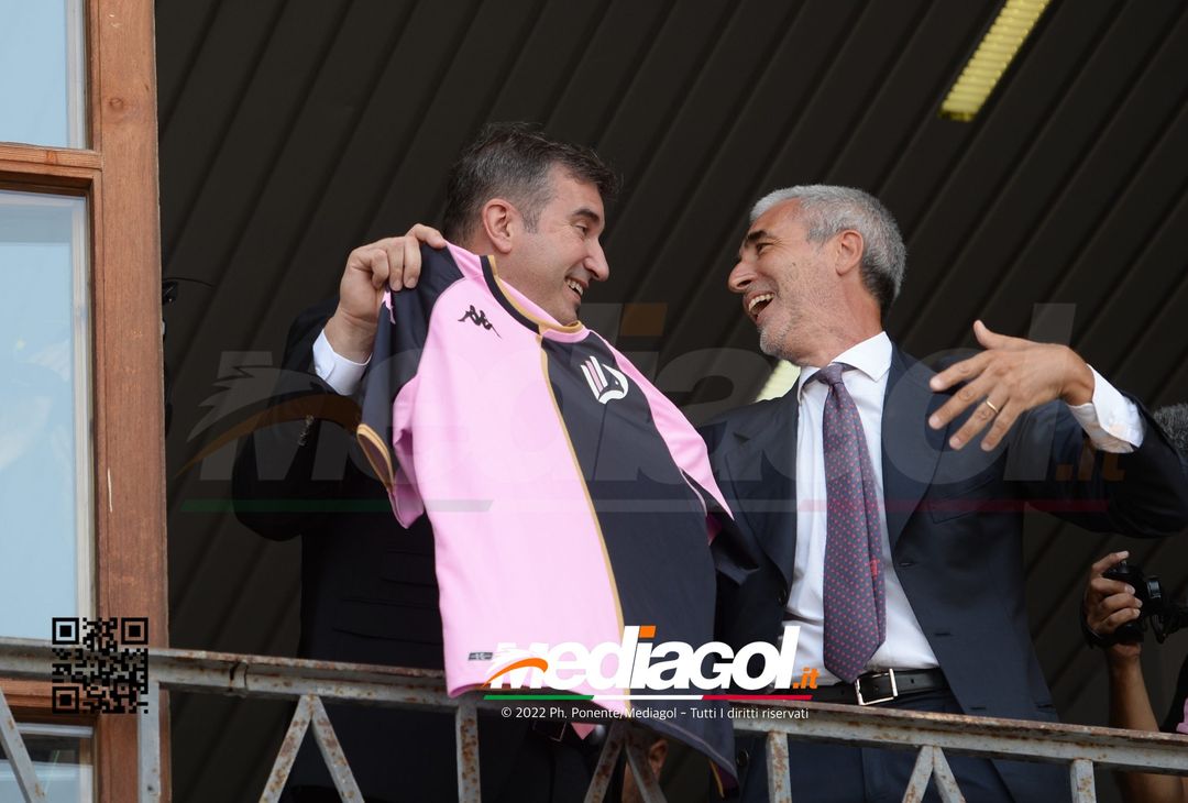 FOTO PALERMO AL CITY GROUP: MIRRI, SORIANO E L’ABBRACCIO DEI TIFOSI (GALLERY) - immagine 27