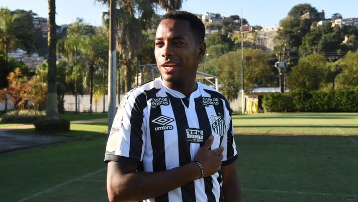 Robinho, ex attaccante del Milan, è tornato al Santos 
