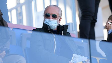 BENEVENTO, ITALY - OCTOBER 25: Aurelio De Laurentiis SSC Napoli President before the Serie A match between Benevento Calcio and SSC Napoli at Stadio Ciro Vigorito on October 25, 2020 in Benevento, Italy. (Photo by Francesco Pecoraro/Getty Images) BENEVENTO, ITALY - OCTOBER 25: Aurelio De Laurentiis SSC Napoli President before the Serie A match between Benevento Calcio and SSC Napoli at Stadio Ciro Vigorito on October 25, 2020 in Benevento, Italy. (Photo by Francesco Pecoraro/Getty Images)