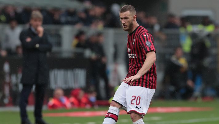 Ignazio Abate ha giocato diversi derby con la maglia del Milan ed è uno di quei giocatori che, in questo speciale match, ha vissuto l'esperienza di essere espulso. Ignazio Abate ha giocato diversi derby con la maglia del Milan ed è uno di quei giocatori che, in questo speciale match, ha vissuto l'esperienza di essere espulso.