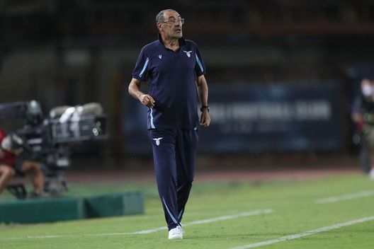EMPOLI, ITALY - AUGUST 21: Maurizio Sarri manager of SS Lazio looks on during the Serie A match between Empoli FC v SS Lazio at Stadio Carlo Castellani on August 21, 2021 in Empoli, Italy. (Photo by Gabriele Maltinti/Getty Images) EMPOLI, ITALY - AUGUST 21: Maurizio Sarri manager of SS Lazio looks on during the Serie A match between Empoli FC v SS Lazio at Stadio Carlo Castellani on August 21, 2021 in Empoli, Italy. (Photo by Gabriele Maltinti/Getty Images)