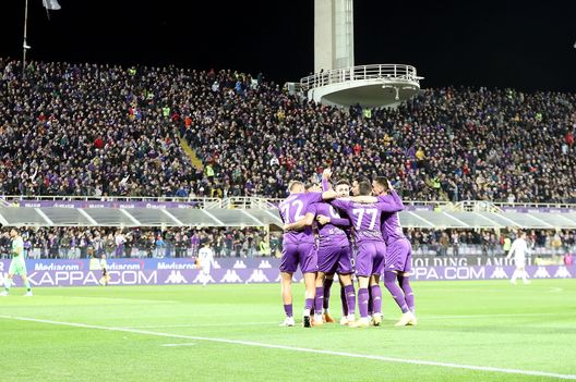 FLORENCE, ITALY - APRIL 17: Arthur Mendonça Cabral of ACF Fiorentina celebrates after scoring a goal during the Serie A match between ACF Fiorentina and Atalanta BC at Stadio Artemio Franchi on April 17, 2023 in Florence, Italy. (Photo by Gabriele Maltinti/Getty Images) Risultato e orario: oggi il Franchi ospiterà “pochi” tifosi viola- immagine 2