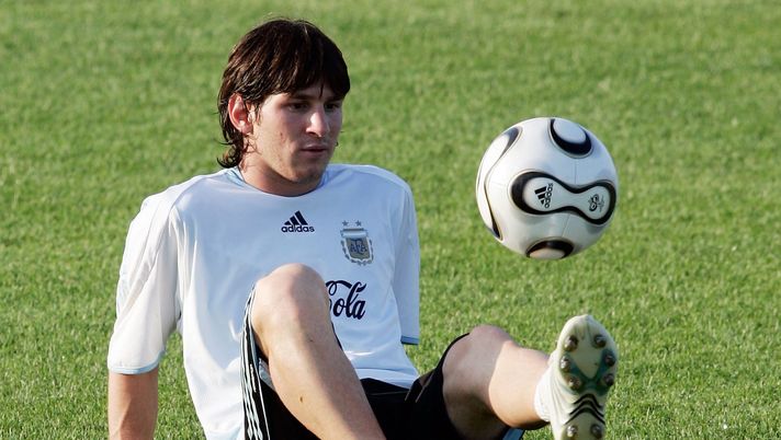 HERZOGENAURACH, GERMANY - JUNE 27: Lionel Messi of Argentina plays with a ball during a training session at the Adi-Dassler Sports Field on June 27, 2006 in Herzogenaurach, Germany. Argentina plays Germany in a quarterfinal match on June 30, 2006 in Berlin, Germany. (Photo by Jan Pitman/Bongarts/Getty Images) HERZOGENAURACH, GERMANY - JUNE 27: Lionel Messi of Argentina plays with a ball during a training session at the Adi-Dassler Sports Field on June 27, 2006 in Herzogenaurach, Germany. Argentina plays Germany in a quarterfinal match on June 30, 2006 in Berlin, Germany. (Photo by Jan Pitman/Bongarts/Getty Images)