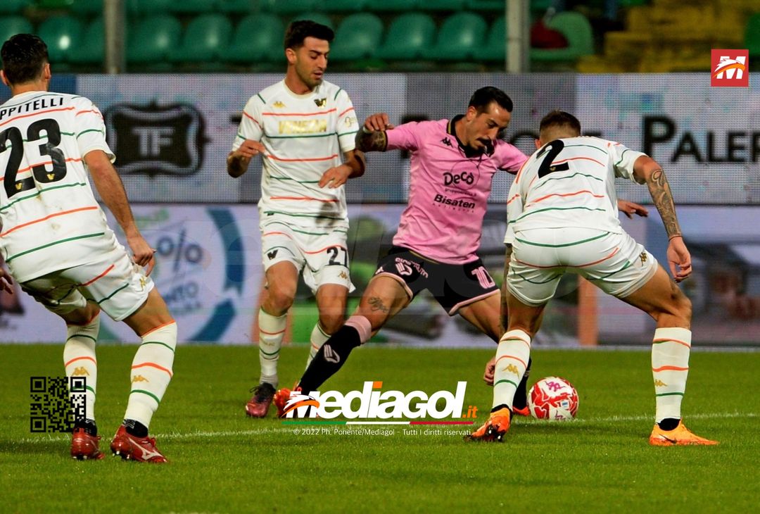FOTO Palermo-Venezia 0-1, 14ª giornata di Serie B 2022-2023 (Gallery) - immagine 58