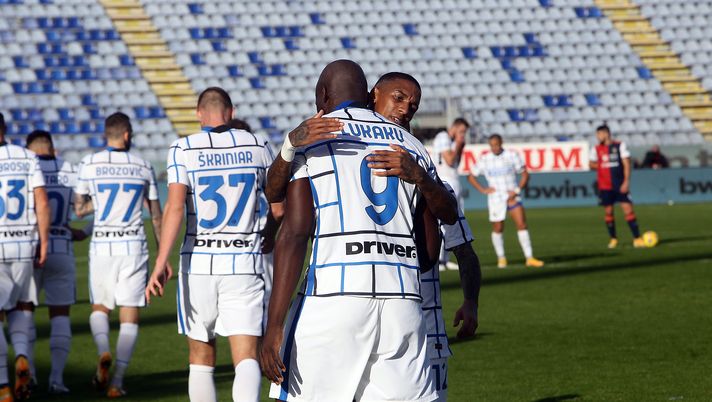 CAGLIARI, ITALY - DECEMBER 13:  Romelu Lukaku of Inter celebrates his goal 1-3  during the Serie A match between Cagliari Calcio and FC Internazionale at Sardegna Arena on December 13, 2020 in Cagliari, Italy. (Photo by Enrico Locci/Getty Images) 