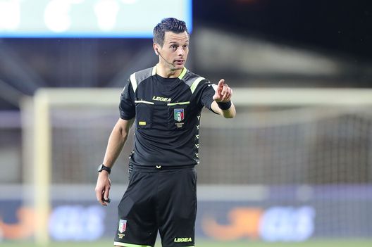 L'arbitro Ivano Pezzuto L'arbitro Ivano Pezzuto
