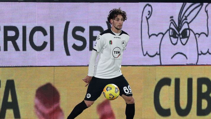 LA SPEZIA, ITALY - JANUARY 11: Luca Vignali of Spezia Calcio in action during the Serie A match between Spezia Calcio and UC Sampdoria at Stadio Alberto Picco on January 11, 2021 in La Spezia, Italy.  (Photo by Gabriele Maltinti/Getty Images) 