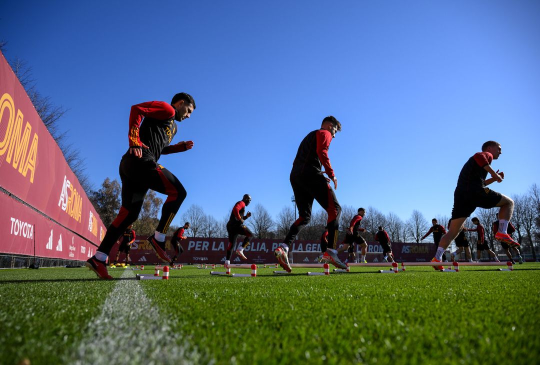 Roma, l’allenamento alla viglia del Milan. Non c’è Dybala – FOTOGALLERY - immagine 10