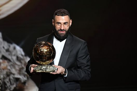 PARIS, FRANCE - OCTOBER 17: Karim Benzema receives the Ballon d'Or award during the Ballon D'Or ceremony at Theatre Du Chatelet In Paris on October 17, 2022 in Paris, France. (Photo by Aurelien Meunier/Getty Images) Benzema