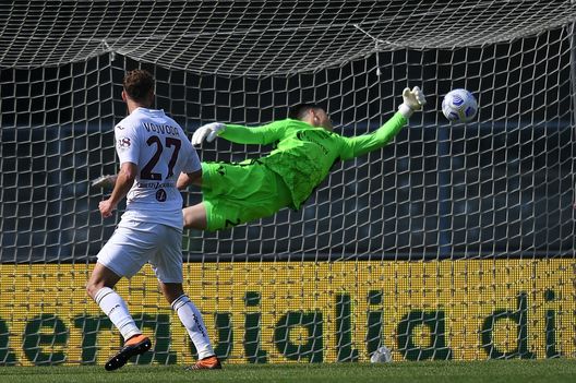 VERONA, ITALY - MAY 09: Mergim Vojvoda of Torino FC scores the opening goal during the Serie A match between Hellas Verona FC and Torino FC at Stadio Marcantonio Bentegodi on May 09, 2021 in Verona, Italy. Sporting stadiums around Italy remain under strict restrictions due to the Coronavirus Pandemic as Government social distancing laws prohibit fans inside venues resulting in games being played behind closed doors. (Photo by Alessandro Sabattini/Getty Images) VERONA, ITALY - MAY 09: Mergim Vojvoda of Torino FC scores the opening goal during the Serie A match between Hellas Verona FC and Torino FC at Stadio Marcantonio Bentegodi on May 09, 2021 in Verona, Italy. Sporting stadiums around Italy remain under strict restrictions due to the Coronavirus Pandemic as Government social distancing laws prohibit fans inside venues resulting in games being played behind closed doors. (Photo by Alessandro Sabattini/Getty Images)